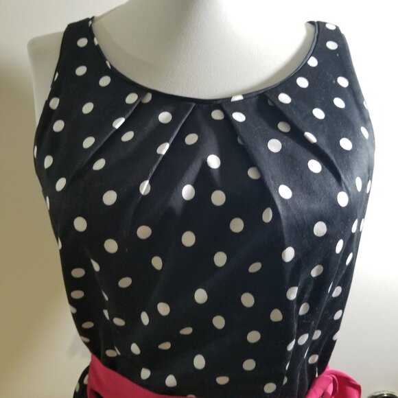 White House Black Market brand polka dot top in black with pink belt, size 2 - Picture 2 of 11